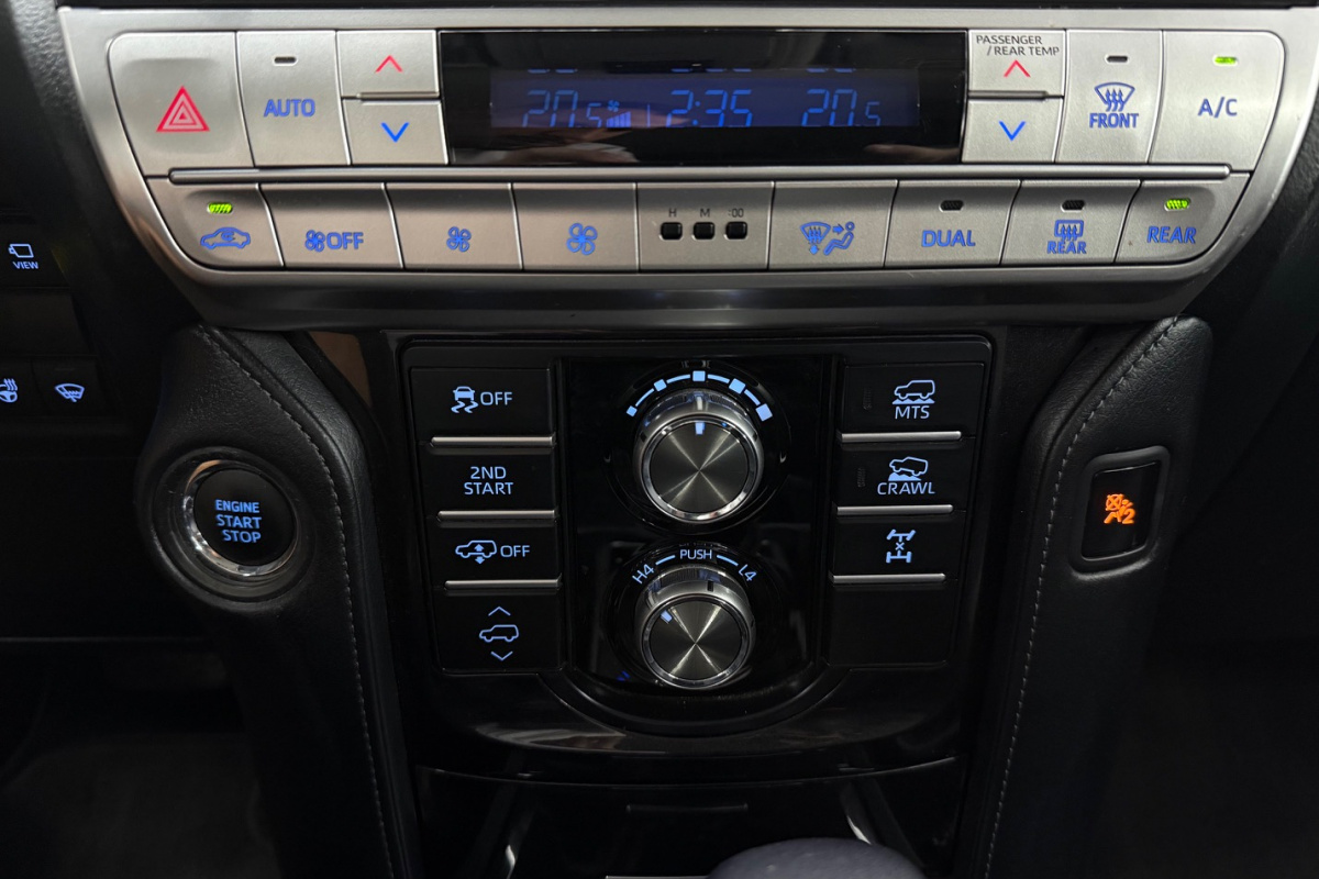 Ponuka vozidiel / Toyota Land Cruiser 2.8 D-4D 204 Executive A/T 4x4 - video Ponuka vozidiel / Toyota Land Cruiser 2.8 D-4D 204 Executive A/T 4x4 - video