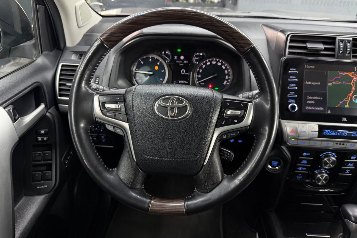 Ponuka vozidiel / Toyota Land Cruiser 2.8 D-4D 204 Executive A/T 4x4 - video Ponuka vozidiel / Toyota Land Cruiser 2.8 D-4D 204 Executive A/T 4x4 - video