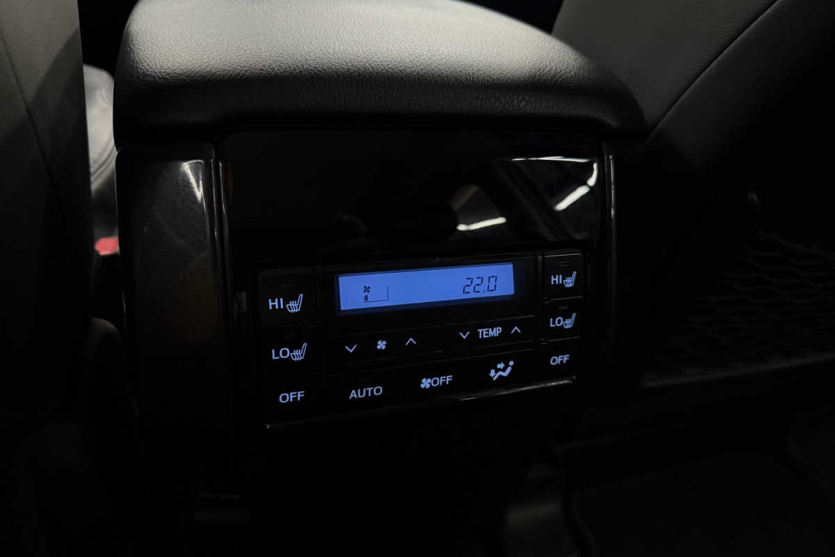 Ponuka vozidiel / Toyota Land Cruiser 2.8 D-4D 204 Executive A/T 4x4 - video Ponuka vozidiel / Toyota Land Cruiser 2.8 D-4D 204 Executive A/T 4x4 - video