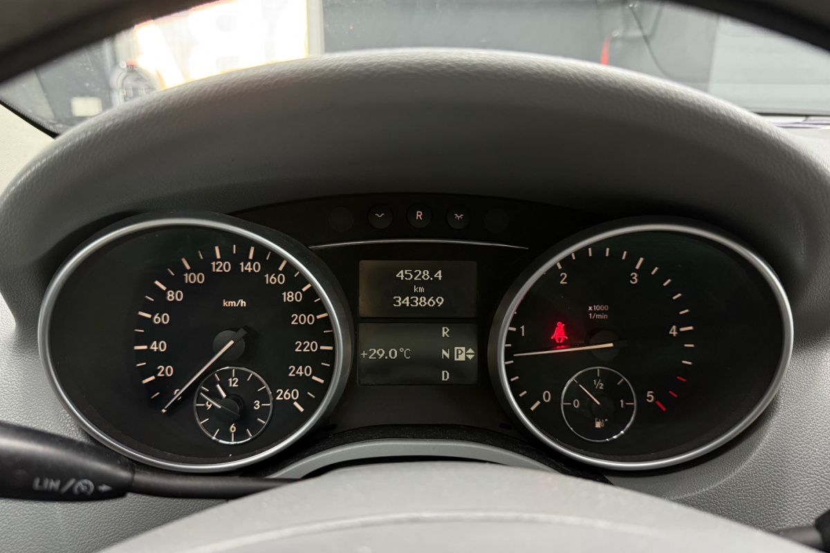 Ponuka vozidiel / Mercedes-Benz ML 280 CDI - video Ponuka vozidiel / Mercedes-Benz ML 280 CDI - video