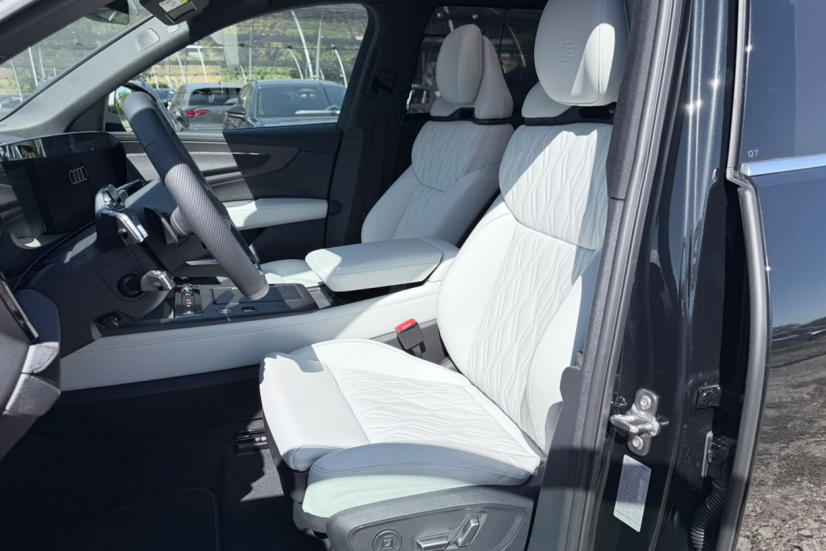Ponuka vozidiel / Audi Q7 3.0 TDI S-Line quattro Signature Edition - video Ponuka vozidiel / Audi Q7 3.0 TDI S-Line quattro Signature Edition - video