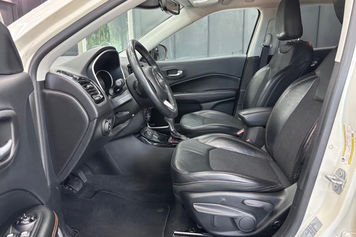 Ponuka vozidiel / Jeep Compass 2.0L MJet 140 4WD Limited A/T - video Ponuka vozidiel / Jeep Compass 2.0L MJet 140 4WD Limited A/T - video