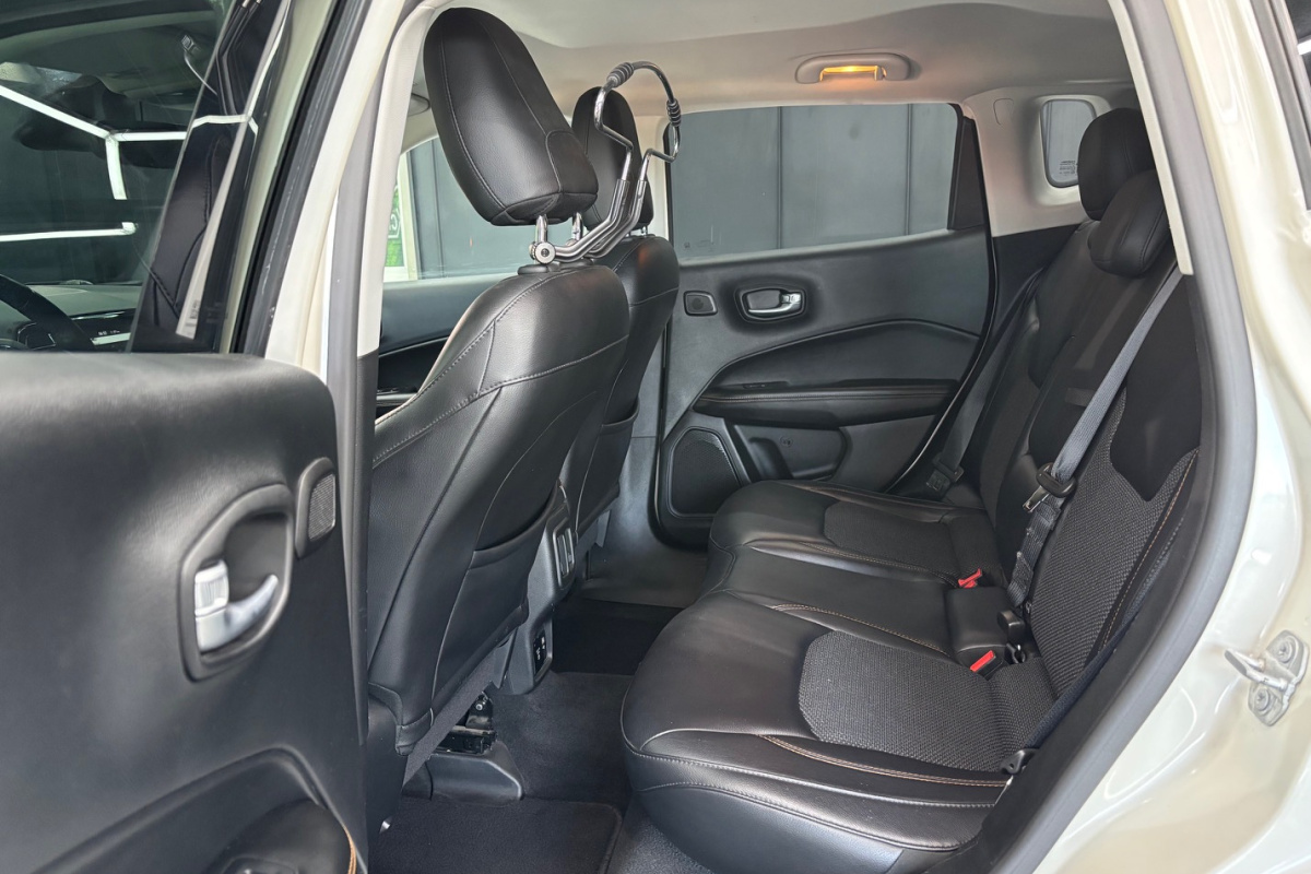 Ponuka vozidiel / Jeep Compass 2.0L MJet 140 4WD Limited A/T - video Ponuka vozidiel / Jeep Compass 2.0L MJet 140 4WD Limited A/T - video