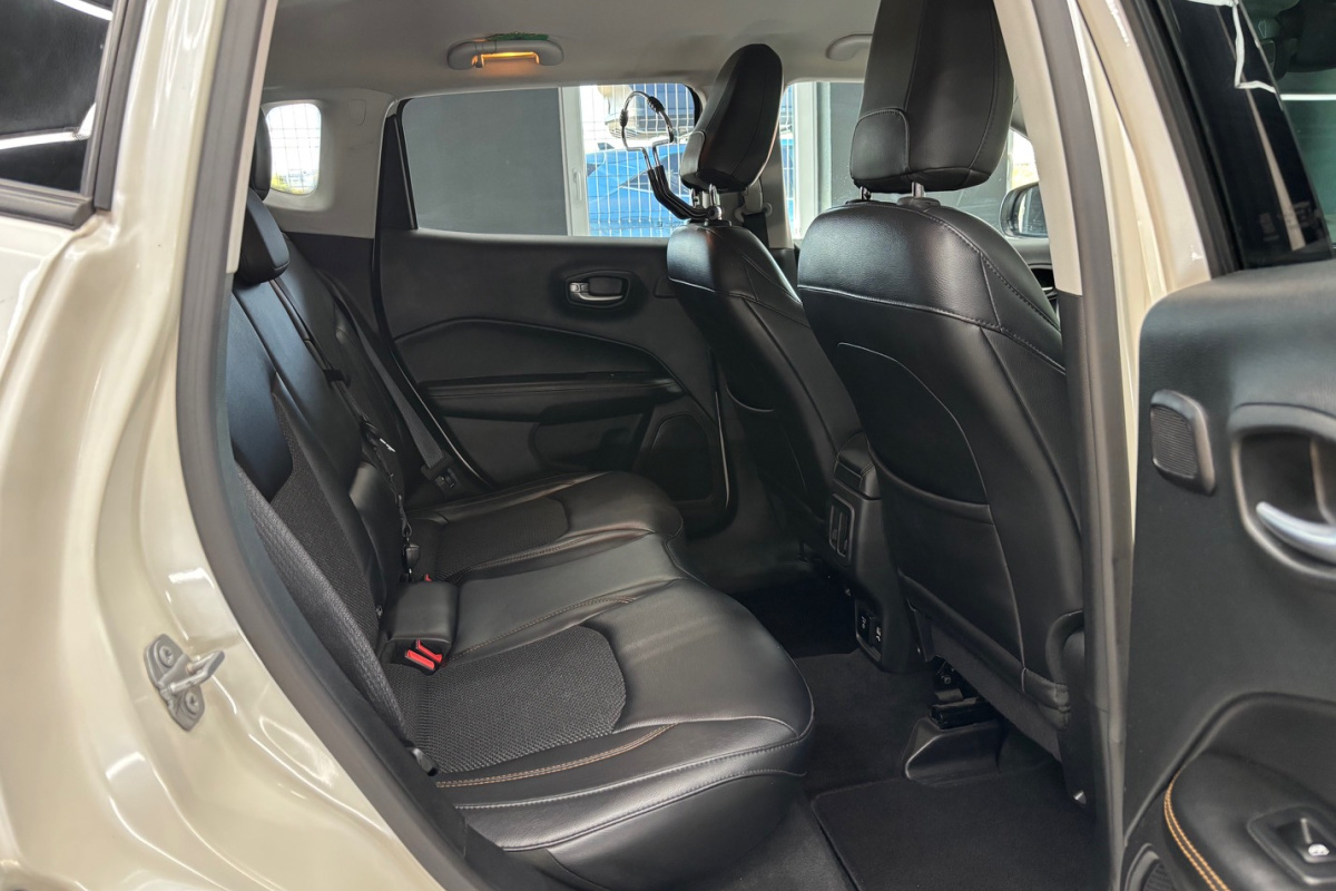 Ponuka vozidiel / Jeep Compass 2.0L MJet 140 4WD Limited A/T - video Ponuka vozidiel / Jeep Compass 2.0L MJet 140 4WD Limited A/T - video