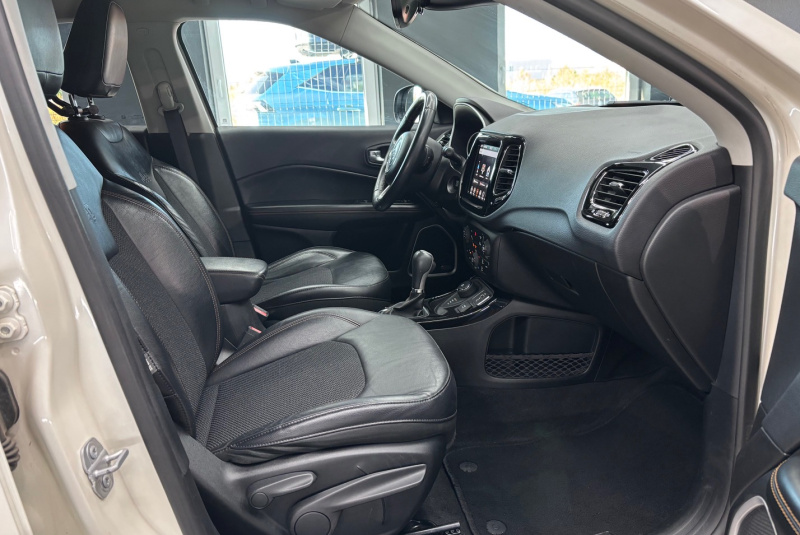 Ponuka vozidiel / Jeep Compass 2.0L MJet 140 4WD Limited A/T - video Ponuka vozidiel / Jeep Compass 2.0L MJet 140 4WD Limited A/T - video