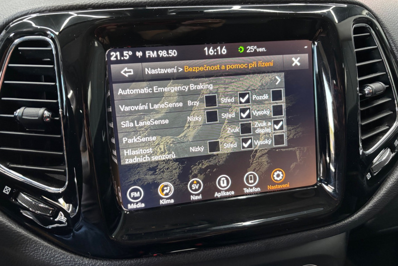 Ponuka vozidiel / Jeep Compass 2.0L MJet 140 4WD Limited A/T - video Ponuka vozidiel / Jeep Compass 2.0L MJet 140 4WD Limited A/T - video