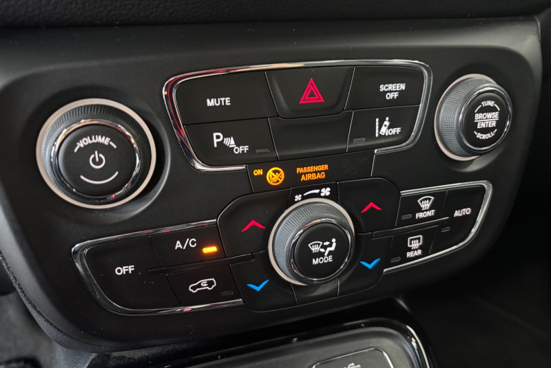 Ponuka vozidiel / Jeep Compass 2.0L MJet 140 4WD Limited A/T - video Ponuka vozidiel / Jeep Compass 2.0L MJet 140 4WD Limited A/T - video