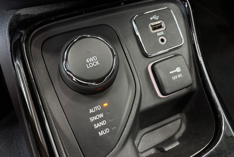 Ponuka vozidiel / Jeep Compass 2.0L MJet 140 4WD Limited A/T - video Ponuka vozidiel / Jeep Compass 2.0L MJet 140 4WD Limited A/T - video