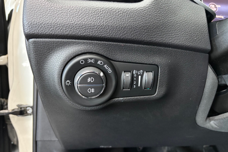Ponuka vozidiel / Jeep Compass 2.0L MJet 140 4WD Limited A/T - video Ponuka vozidiel / Jeep Compass 2.0L MJet 140 4WD Limited A/T - video