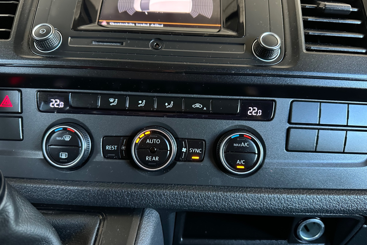 Ponuka vozidiel / Volkswagen Caravelle T6 Long 2.0 TDi Comfortline - video Ponuka vozidiel / Volkswagen Caravelle T6 Long 2.0 TDi Comfortline - video