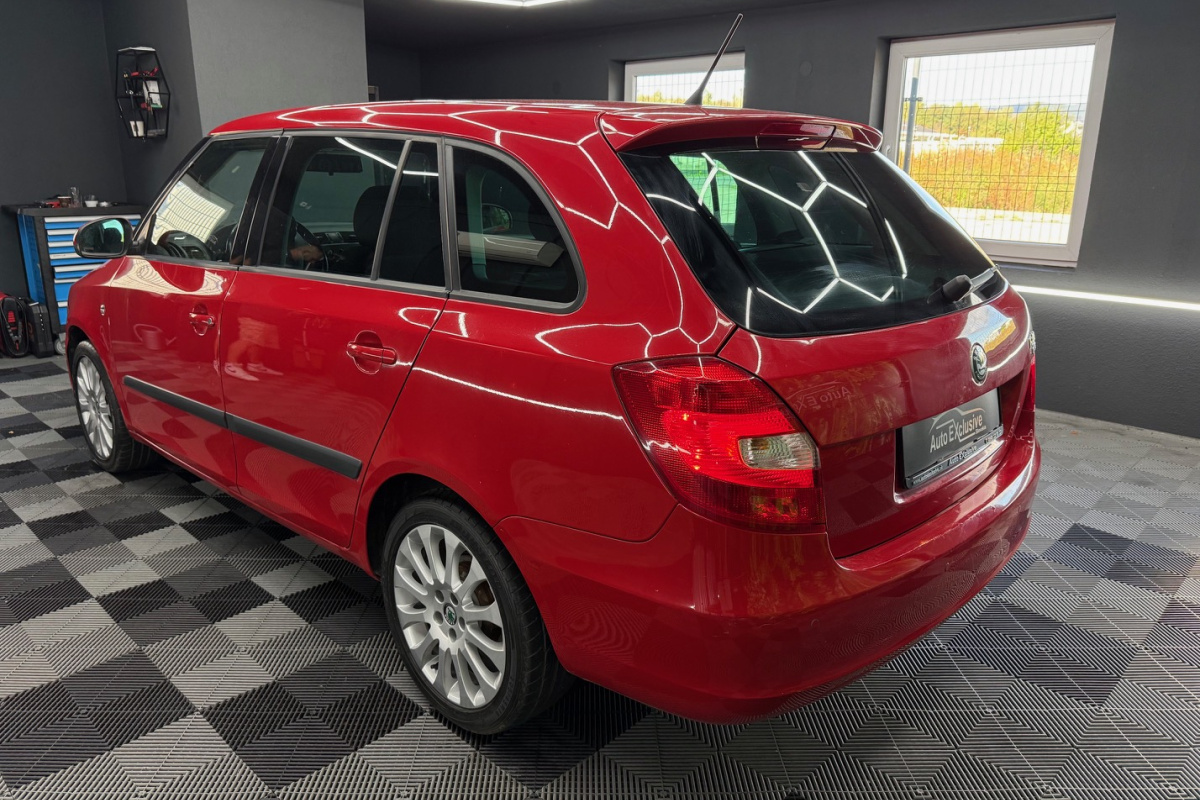 Ponuka vozidiel / Škoda Fabia Combi 1.2 HTP 12V Elegance - video Ponuka vozidiel / Škoda Fabia Combi 1.2 HTP 12V Elegance - video