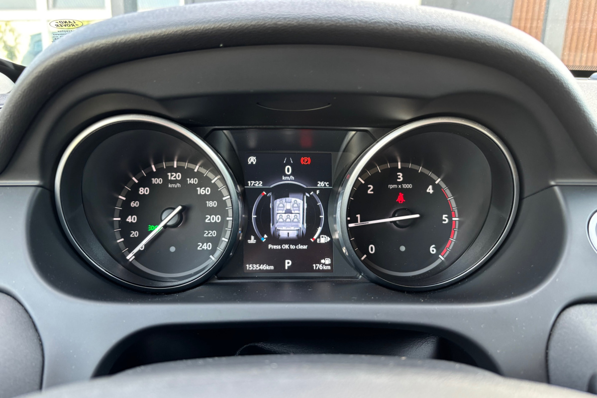 Ponuka vozidiel / Land Rover Discovery Sport 2.0L TD4 HSE AT - video Ponuka vozidiel / Land Rover Discovery Sport 2.0L TD4 HSE AT - video