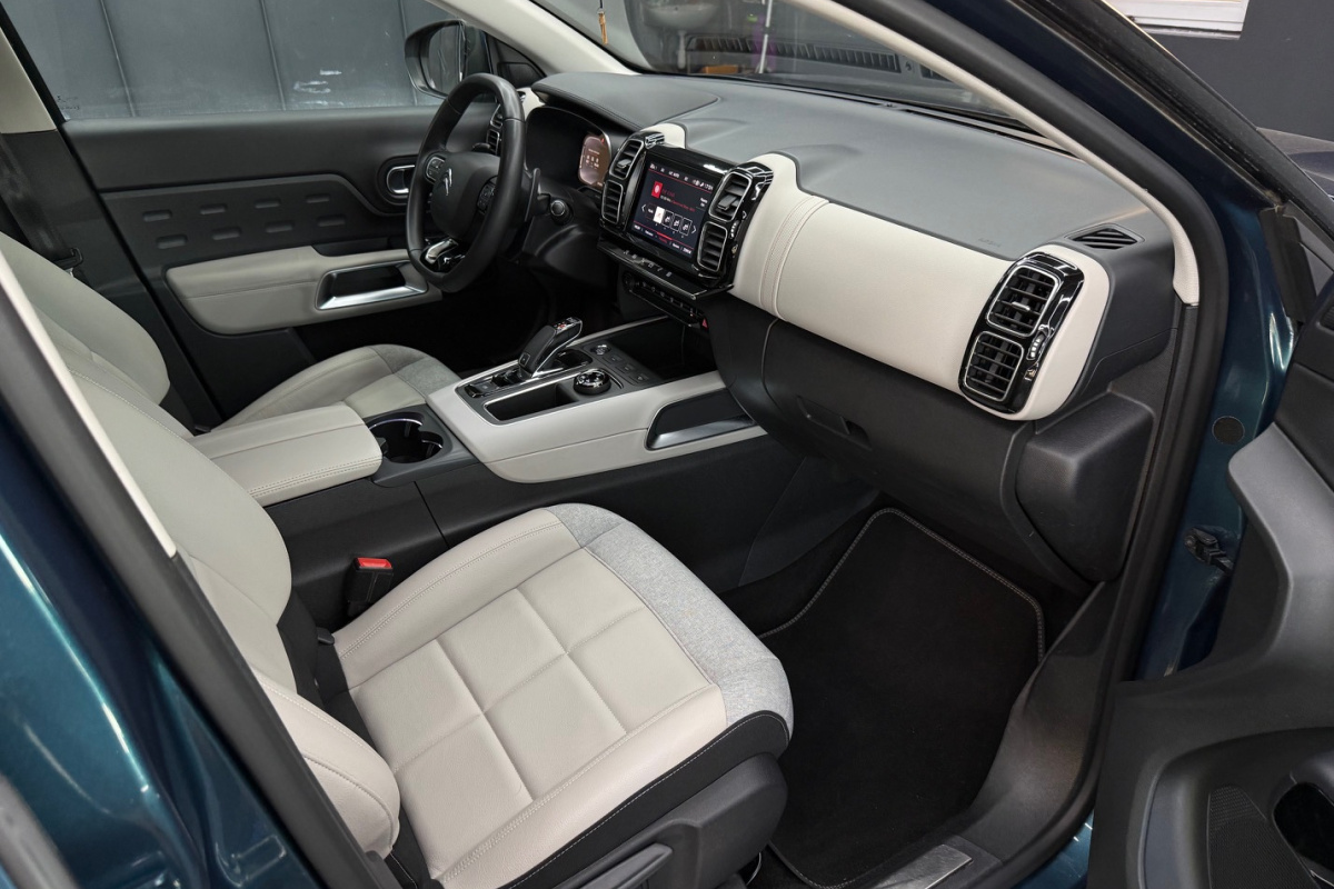 Ponuka vozidiel / Citroën C5 Aircross 1.5 BlueHDi 130 S S SHINE AUTOMAT - video Ponuka vozidiel / Citroën C5 Aircross 1.5 BlueHDi 130 S S SHINE AUTOMAT - video