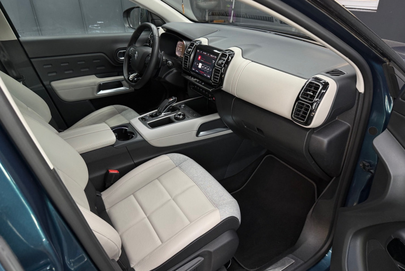 Ponuka vozidiel / Citroën C5 Aircross 1.5 BlueHDi 130 S S SHINE AUTOMAT - video Ponuka vozidiel / Citroën C5 Aircross 1.5 BlueHDi 130 S S SHINE AUTOMAT - video