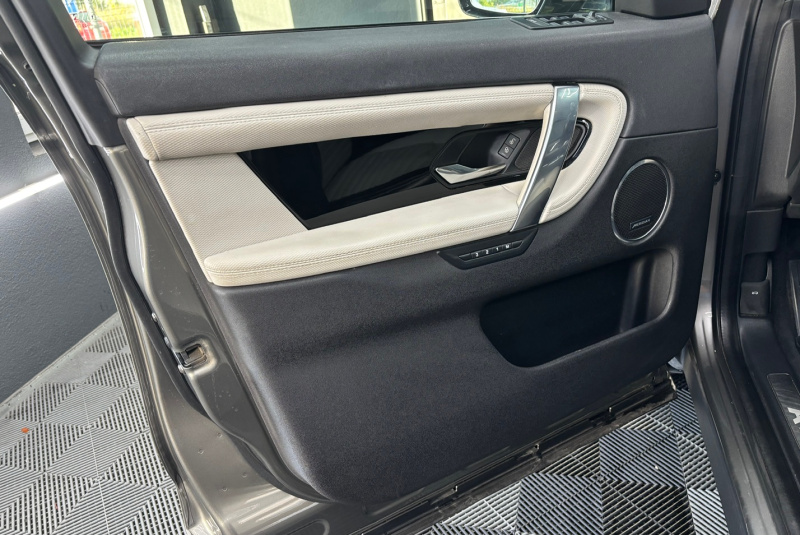 Ponuka vozidiel / Land Rover Discovery Sport 2.0D SD4 R-Dynamic SE AWD A/T - video Ponuka vozidiel / Land Rover Discovery Sport 2.0D SD4 R-Dynamic SE AWD A/T - video