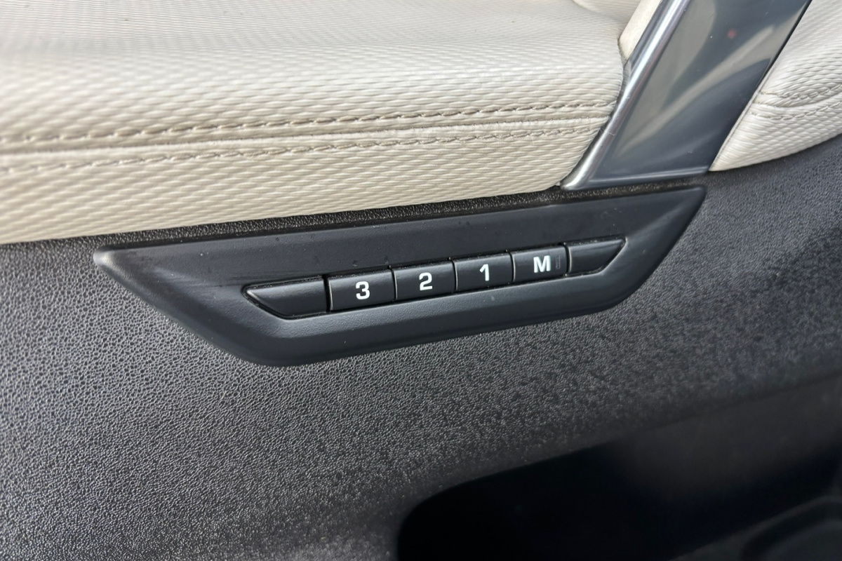 Ponuka vozidiel / Land Rover Discovery Sport 2.0D SD4 R-Dynamic SE AWD A/T - video Ponuka vozidiel / Land Rover Discovery Sport 2.0D SD4 R-Dynamic SE AWD A/T - video