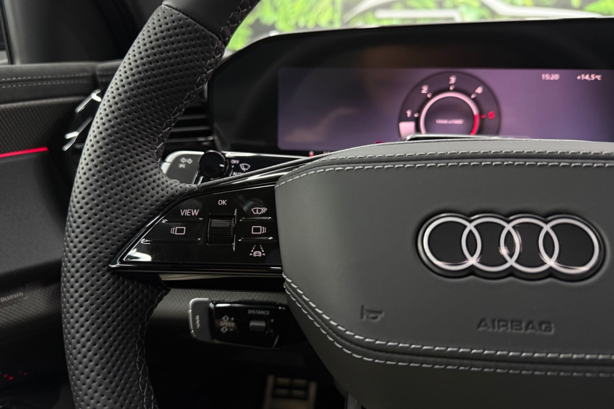 Ponuka vozidiel / Audi Q7 3.0 TDI S-Line quattro Signature Edition - video Ponuka vozidiel / Audi Q7 3.0 TDI S-Line quattro Signature Edition - video
