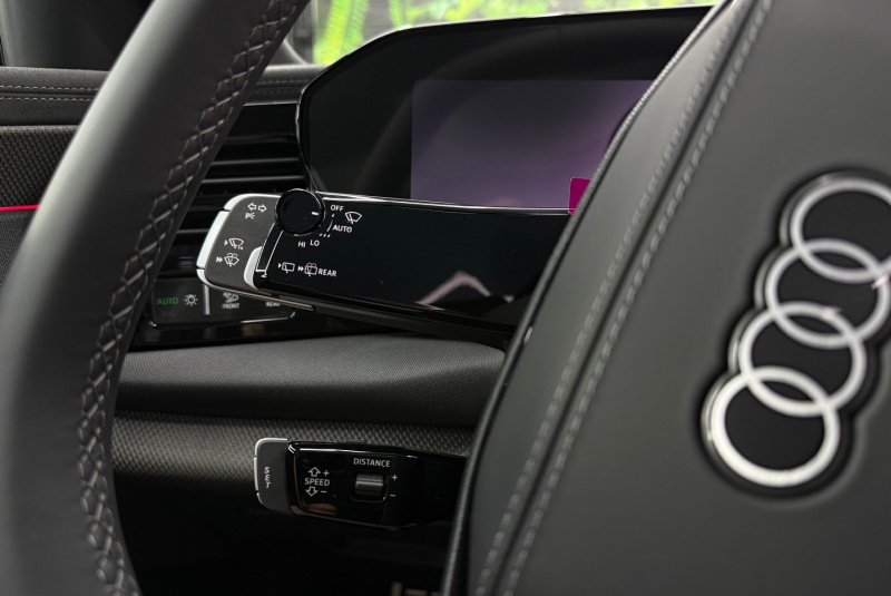 Ponuka vozidiel / Audi Q7 3.0 TDI S-Line quattro Signature Edition - video Ponuka vozidiel / Audi Q7 3.0 TDI S-Line quattro Signature Edition - video