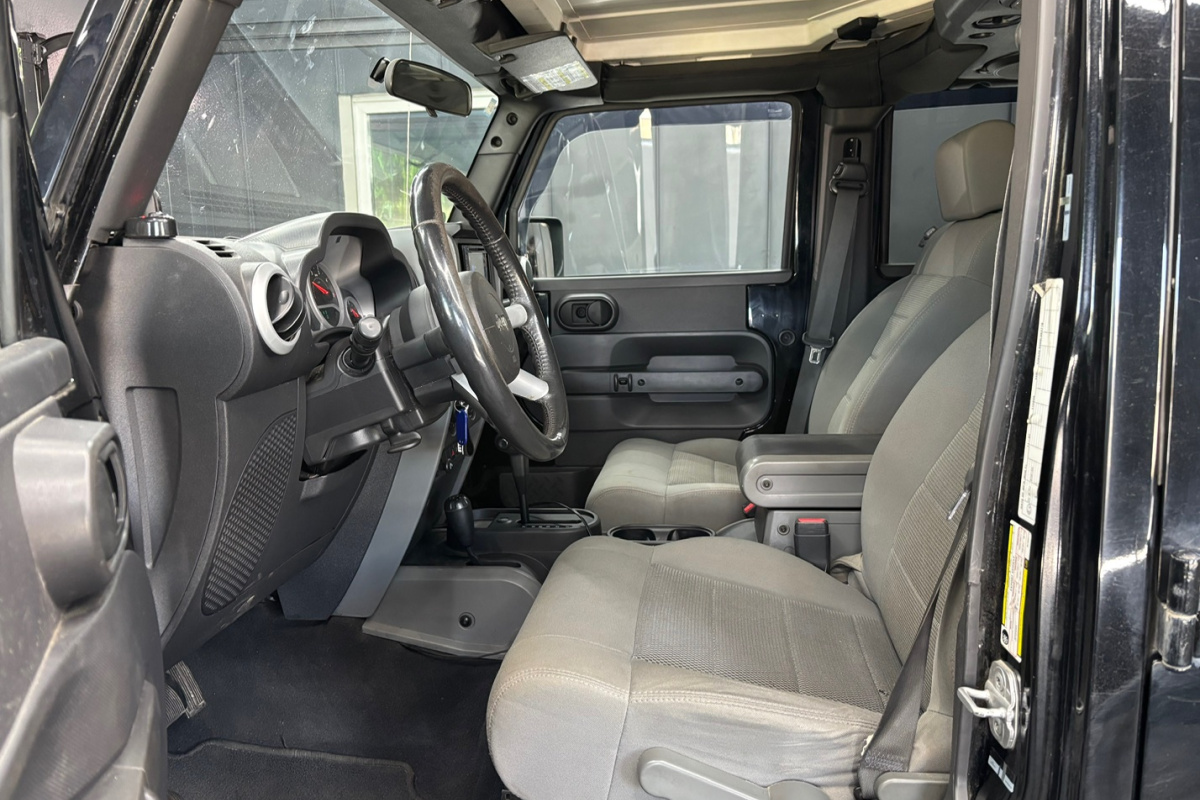 Ponuka vozidiel / Jeep Wrangler 2.8 CRD SAHARA LIMITED A/T - video Ponuka vozidiel / Jeep Wrangler 2.8 CRD SAHARA LIMITED A/T - video