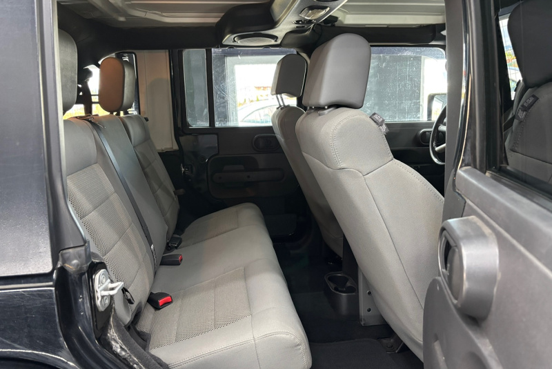 Ponuka vozidiel / Jeep Wrangler 2.8 CRD SAHARA LIMITED A/T - video Ponuka vozidiel / Jeep Wrangler 2.8 CRD SAHARA LIMITED A/T - video