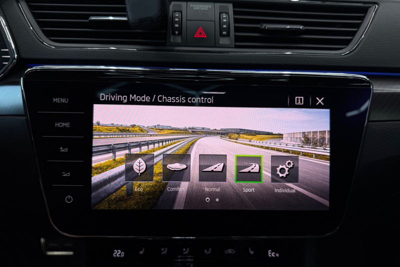 Ponuka vozidiel / Škoda Superb 1.4 TSI PHEV Sportline A/T - video Ponuka vozidiel / Škoda Superb 1.4 TSI PHEV Sportline A/T - video