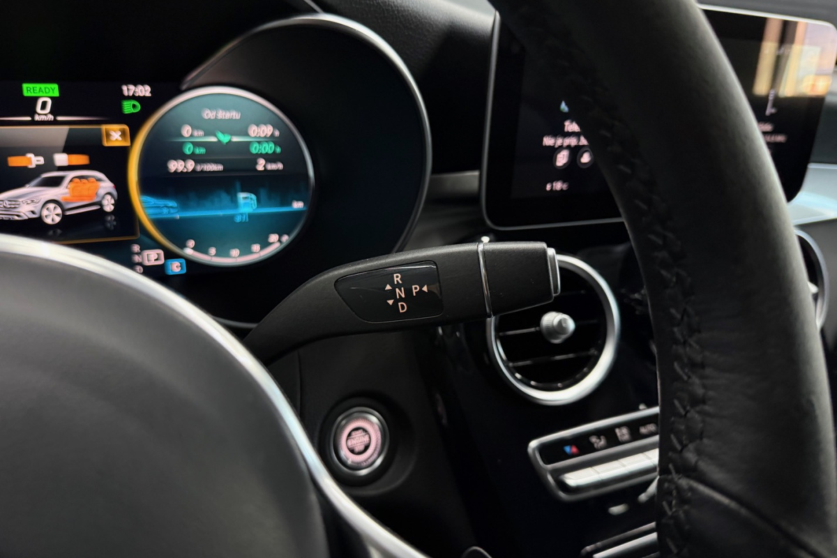 Ponuka vozidiel / Mercedes-Benz GLC SUV 200 A/T - video Ponuka vozidiel / Mercedes-Benz GLC SUV 200 A/T - video