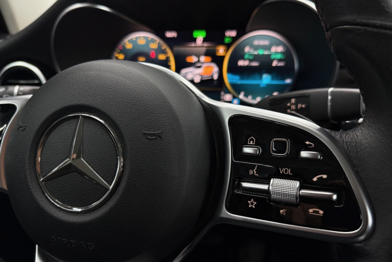 Ponuka vozidiel / Mercedes-Benz GLC SUV 200 A/T - video Ponuka vozidiel / Mercedes-Benz GLC SUV 200 A/T - video