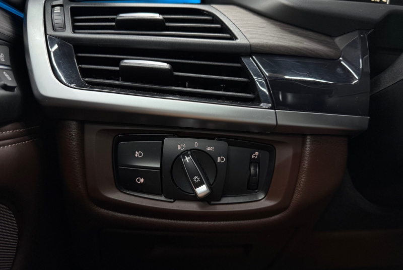 Ponuka vozidiel / BMW X5 xDrive30d A/T - video Ponuka vozidiel / BMW X5 xDrive30d A/T - video