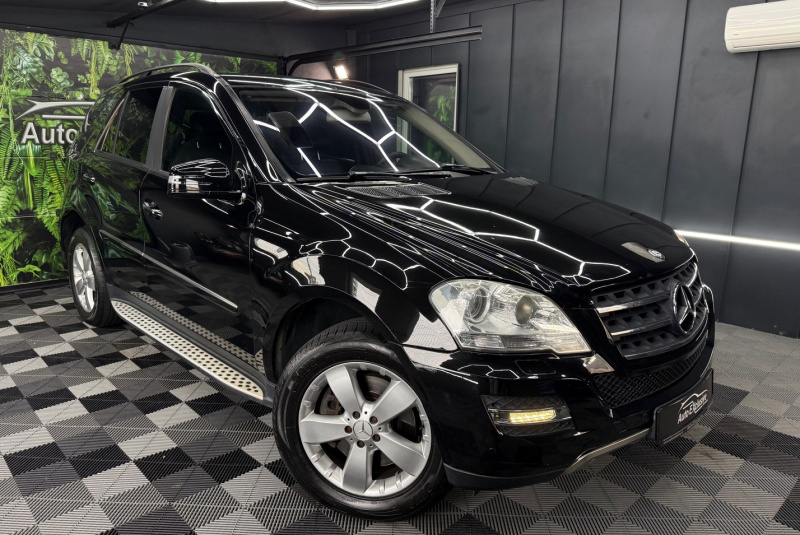 Ponuka vozidiel / Mercedes-Benz ML 500 4MATIC V8 5.0 - video Ponuka vozidiel / Mercedes-Benz ML 500 4MATIC V8 5.0 - video