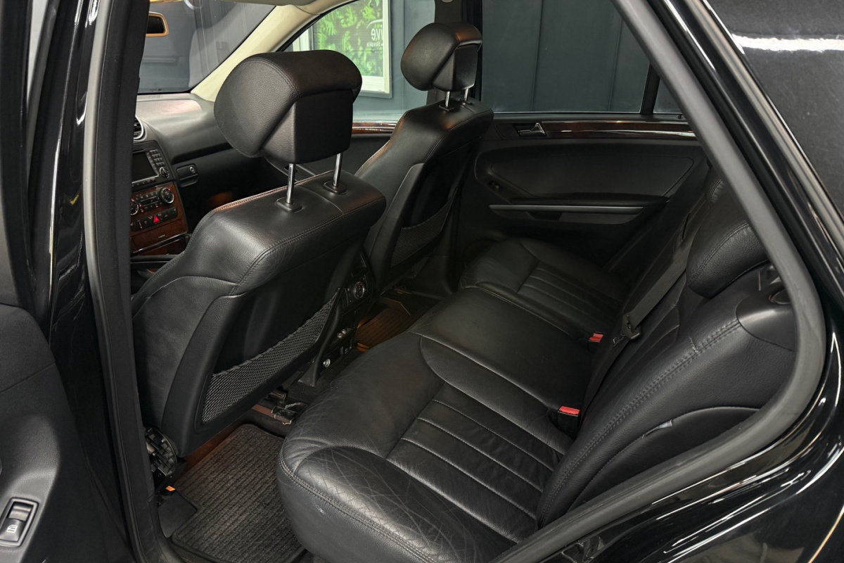 Ponuka vozidiel / Mercedes-Benz ML 500 4MATIC V8 5.0 - video Ponuka vozidiel / Mercedes-Benz ML 500 4MATIC V8 5.0 - video