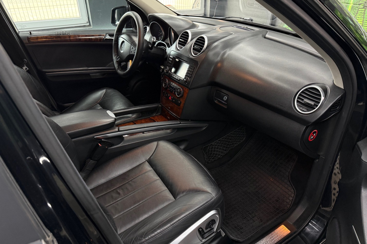 Ponuka vozidiel / Mercedes-Benz ML 500 4MATIC V8 5.0 - video Ponuka vozidiel / Mercedes-Benz ML 500 4MATIC V8 5.0 - video
