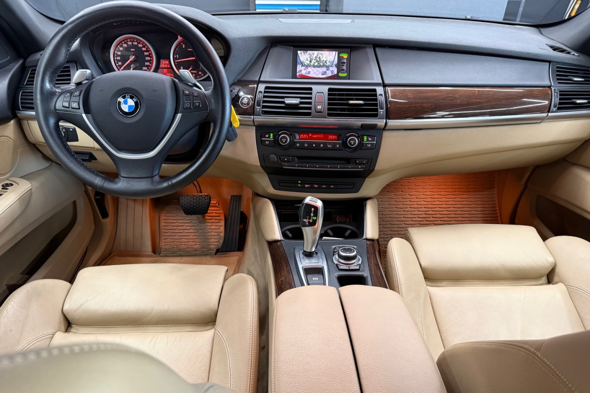 Ponuka vozidiel / BMW X6 xDrive 30d 245k - video Ponuka vozidiel / BMW X6 xDrive 30d 245k - video