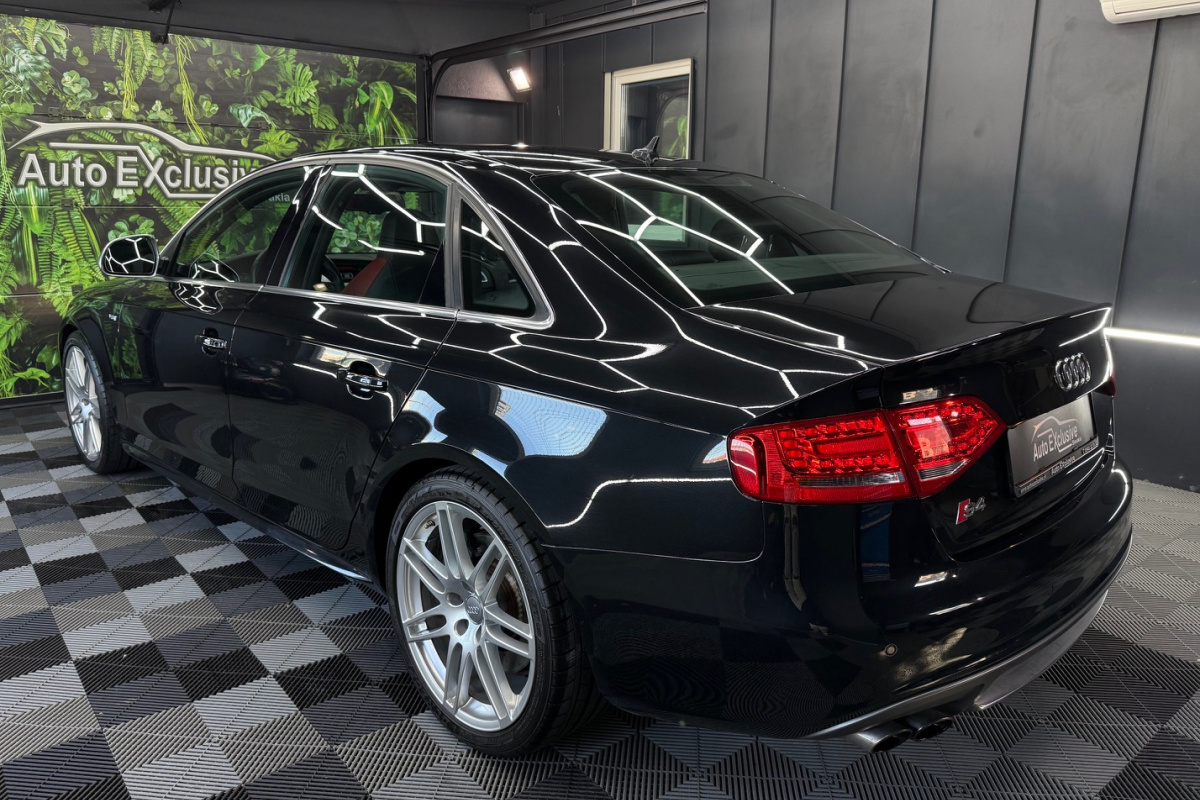 Ponuka vozidiel / Audi S4 3.0T FSI V6 quattro S-tronic - video Ponuka vozidiel / Audi S4 3.0T FSI V6 quattro S-tronic - video