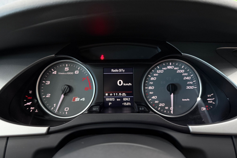 Ponuka vozidiel / Audi S4 3.0T FSI V6 quattro S-tronic - video Ponuka vozidiel / Audi S4 3.0T FSI V6 quattro S-tronic - video