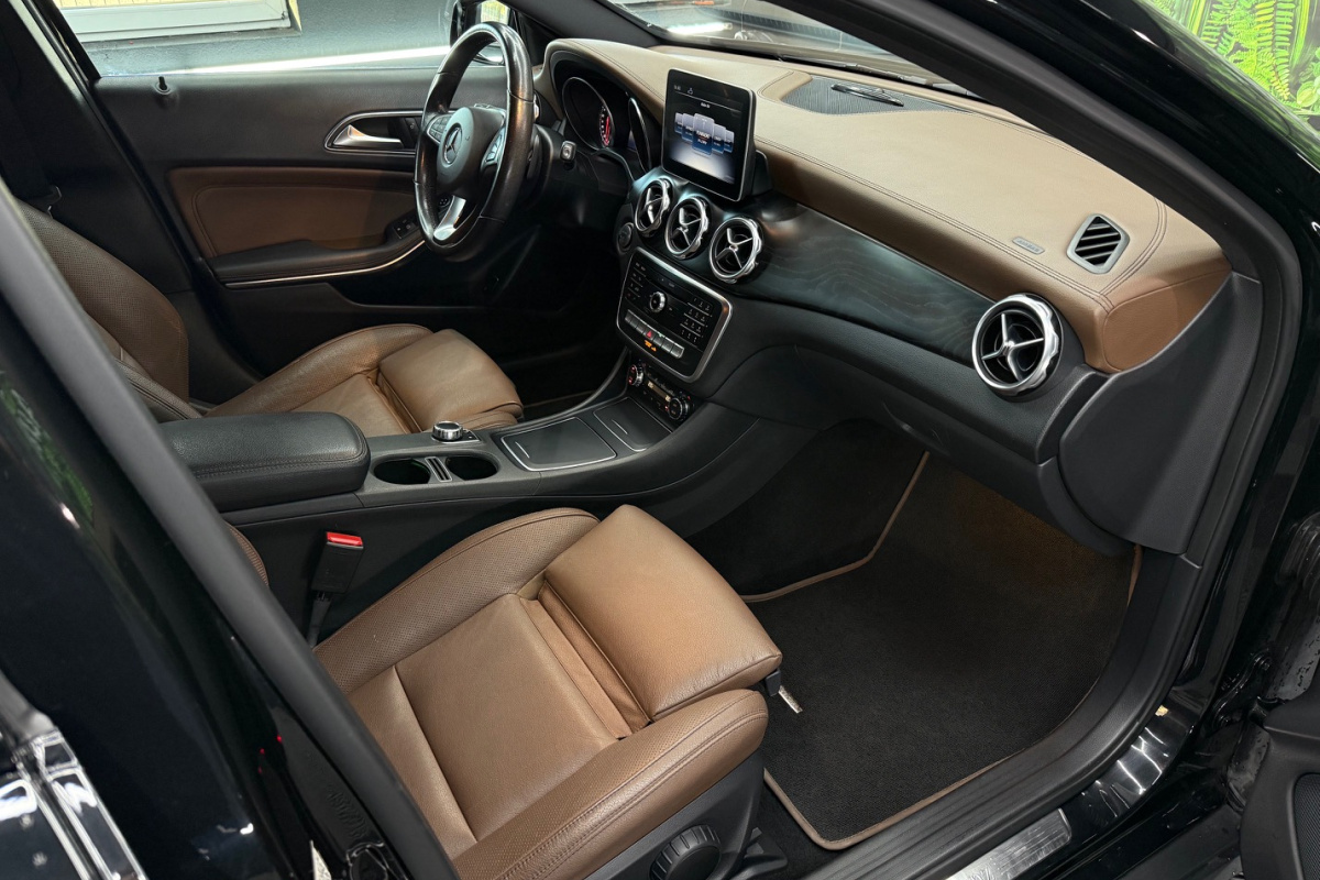 Ponuka vozidiel / Mercedes-Benz GLA 180 A/T - video Ponuka vozidiel / Mercedes-Benz GLA 180 A/T - video