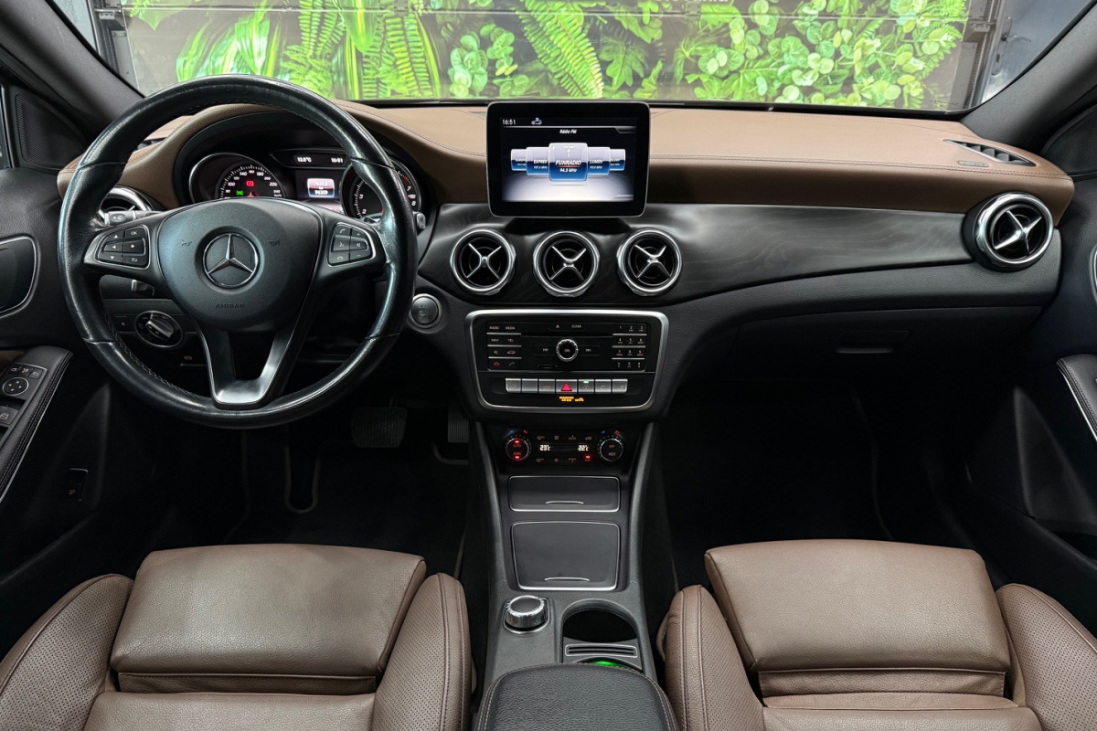 Ponuka vozidiel / Mercedes-Benz GLA 180 A/T - video Ponuka vozidiel / Mercedes-Benz GLA 180 A/T - video