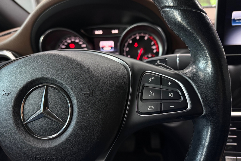 Ponuka vozidiel / Mercedes-Benz GLA 180 A/T - video Ponuka vozidiel / Mercedes-Benz GLA 180 A/T - video