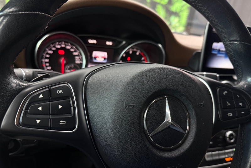 Ponuka vozidiel / Mercedes-Benz GLA 180 A/T - video Ponuka vozidiel / Mercedes-Benz GLA 180 A/T - video