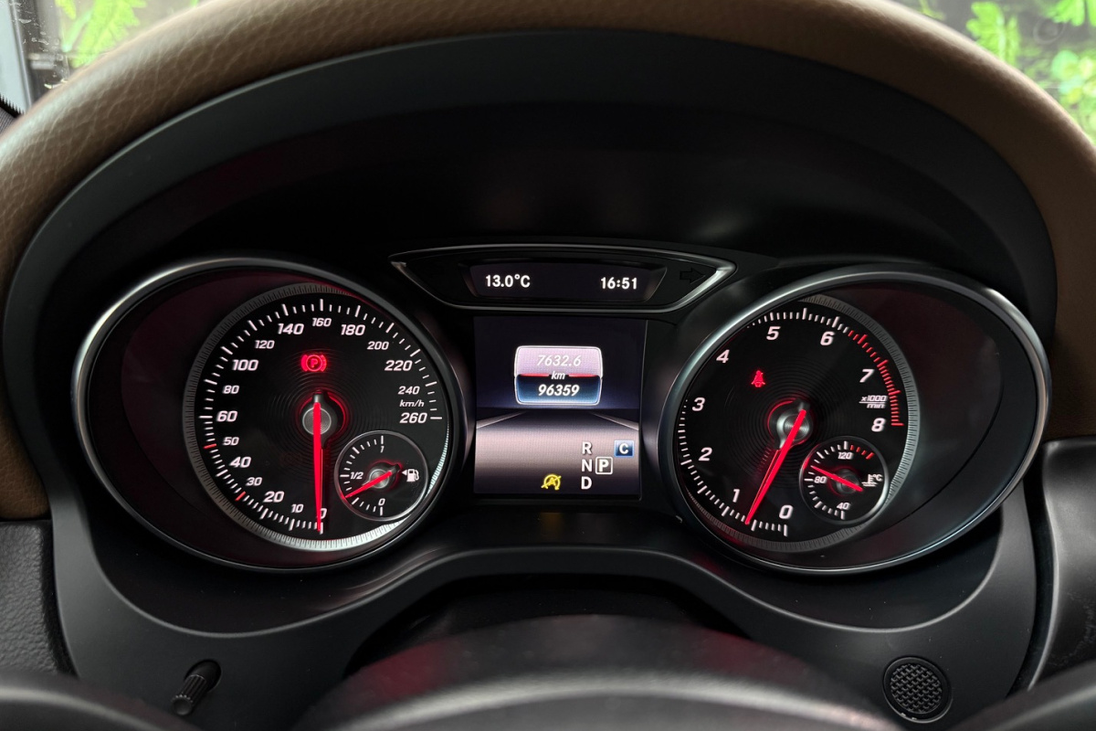 Ponuka vozidiel / Mercedes-Benz GLA 180 A/T - video Ponuka vozidiel / Mercedes-Benz GLA 180 A/T - video
