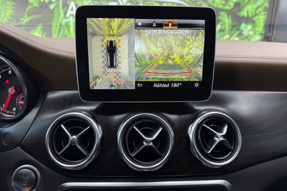 Ponuka vozidiel / Mercedes-Benz GLA 180 A/T - video Ponuka vozidiel / Mercedes-Benz GLA 180 A/T - video