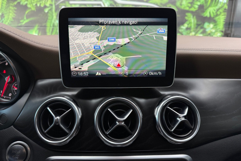 Ponuka vozidiel / Mercedes-Benz GLA 180 A/T - video Ponuka vozidiel / Mercedes-Benz GLA 180 A/T - video