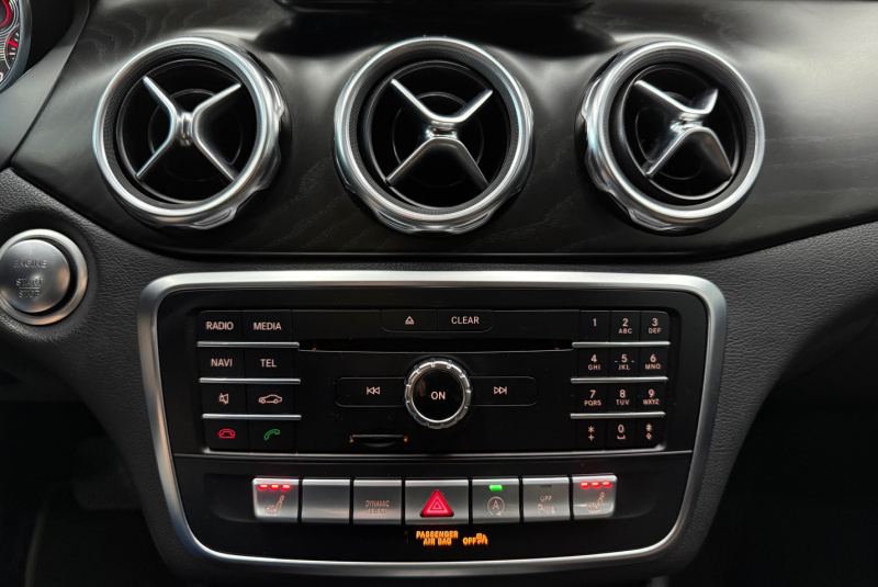 Ponuka vozidiel / Mercedes-Benz GLA 180 A/T - video Ponuka vozidiel / Mercedes-Benz GLA 180 A/T - video