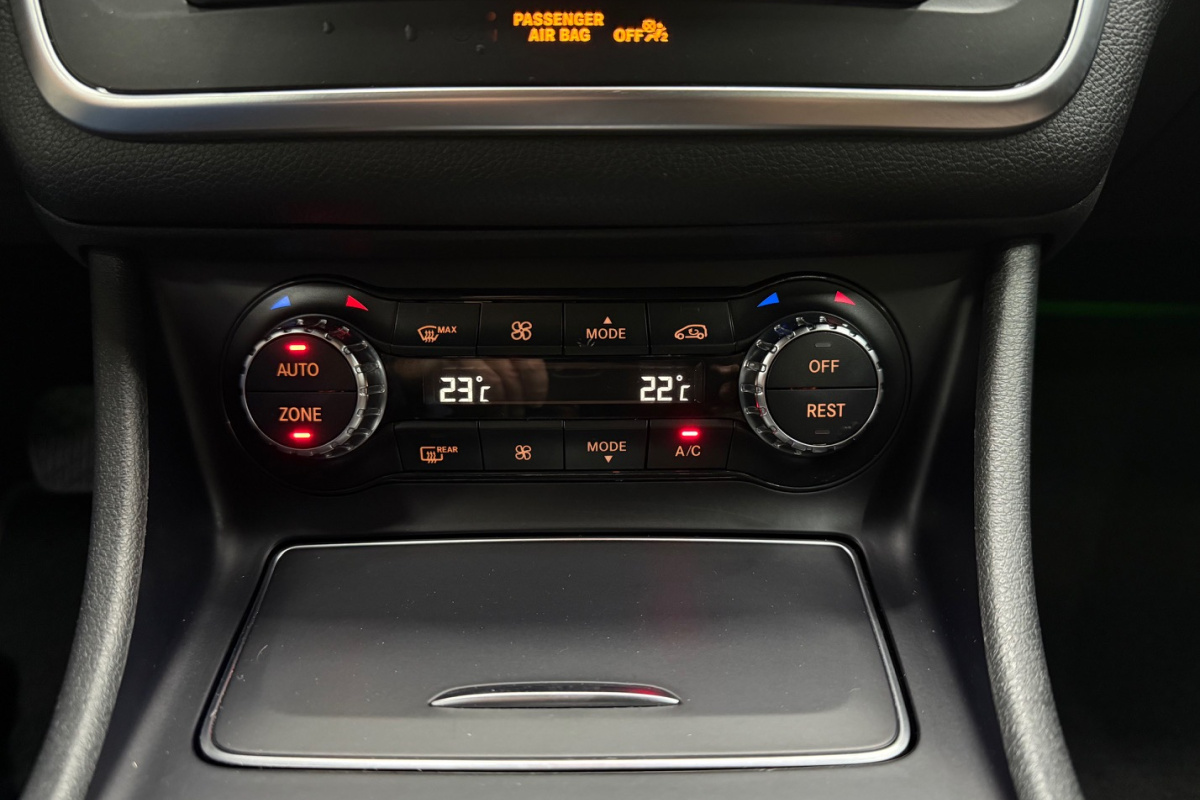 Ponuka vozidiel / Mercedes-Benz GLA 180 A/T - video Ponuka vozidiel / Mercedes-Benz GLA 180 A/T - video