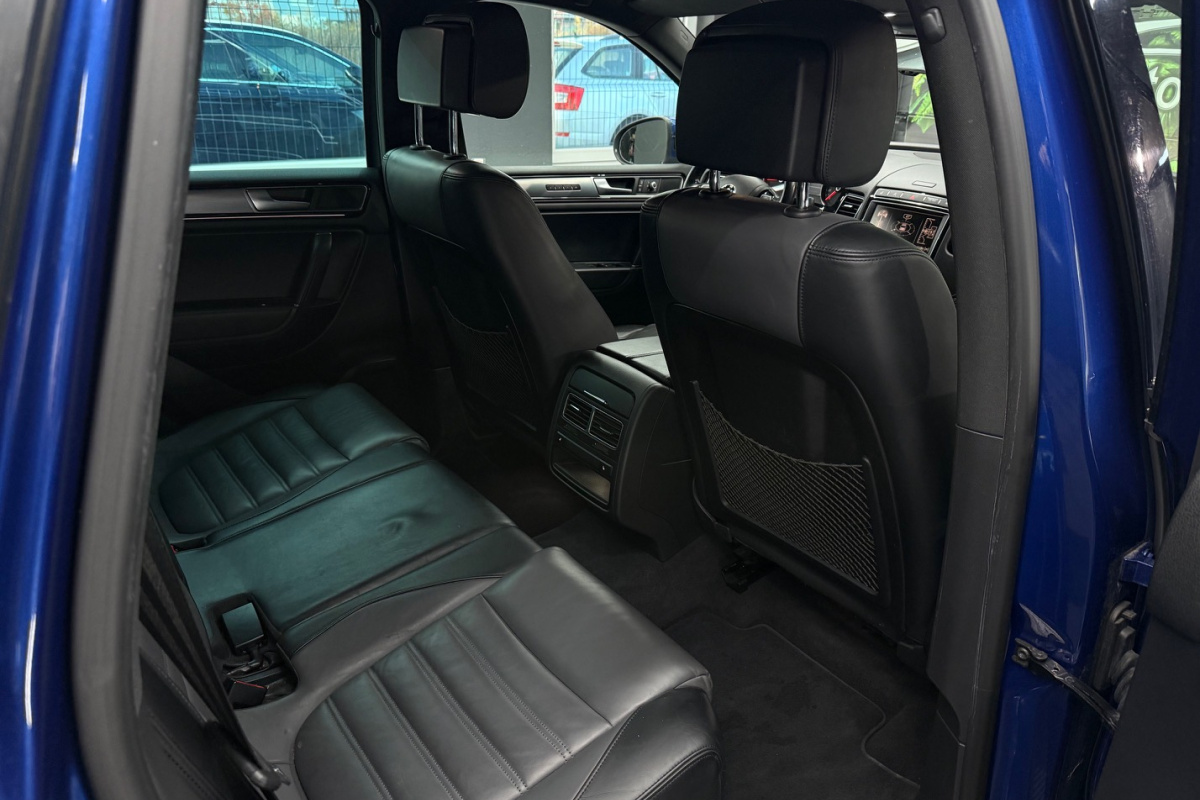 Ponuka vozidiel / Volkswagen Touareg II 3.0 V6 TDI BMT 4MOTION R-LINE - video Ponuka vozidiel / Volkswagen Touareg II 3.0 V6 TDI BMT 4MOTION R-LINE - video