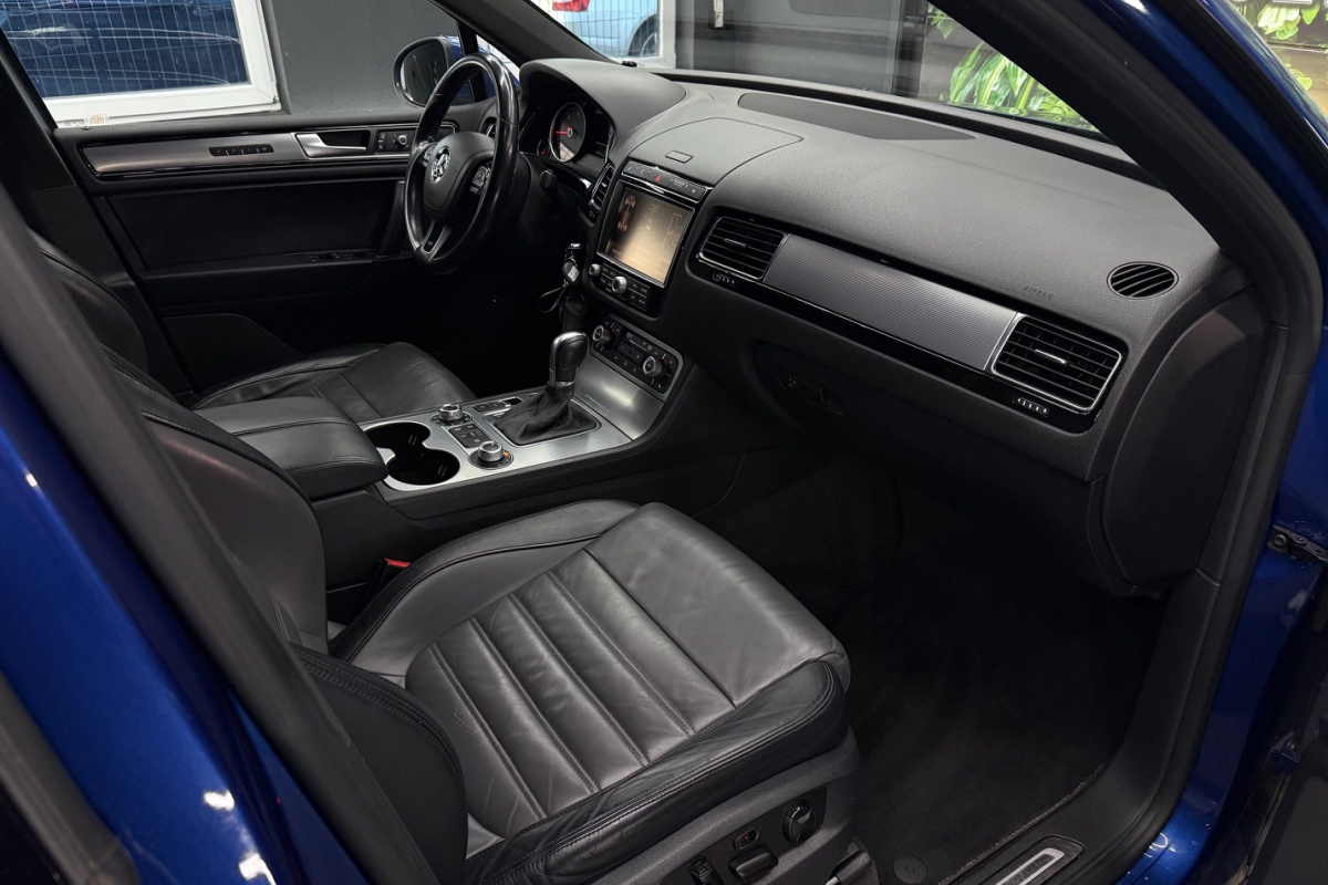Ponuka vozidiel / Volkswagen Touareg II 3.0 V6 TDI BMT 4MOTION R-LINE - video Ponuka vozidiel / Volkswagen Touareg II 3.0 V6 TDI BMT 4MOTION R-LINE - video
