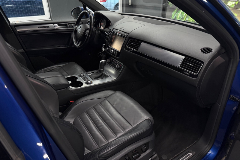 Ponuka vozidiel / Volkswagen Touareg II 3.0 V6 TDI BMT 4MOTION R-LINE - video Ponuka vozidiel / Volkswagen Touareg II 3.0 V6 TDI BMT 4MOTION R-LINE - video