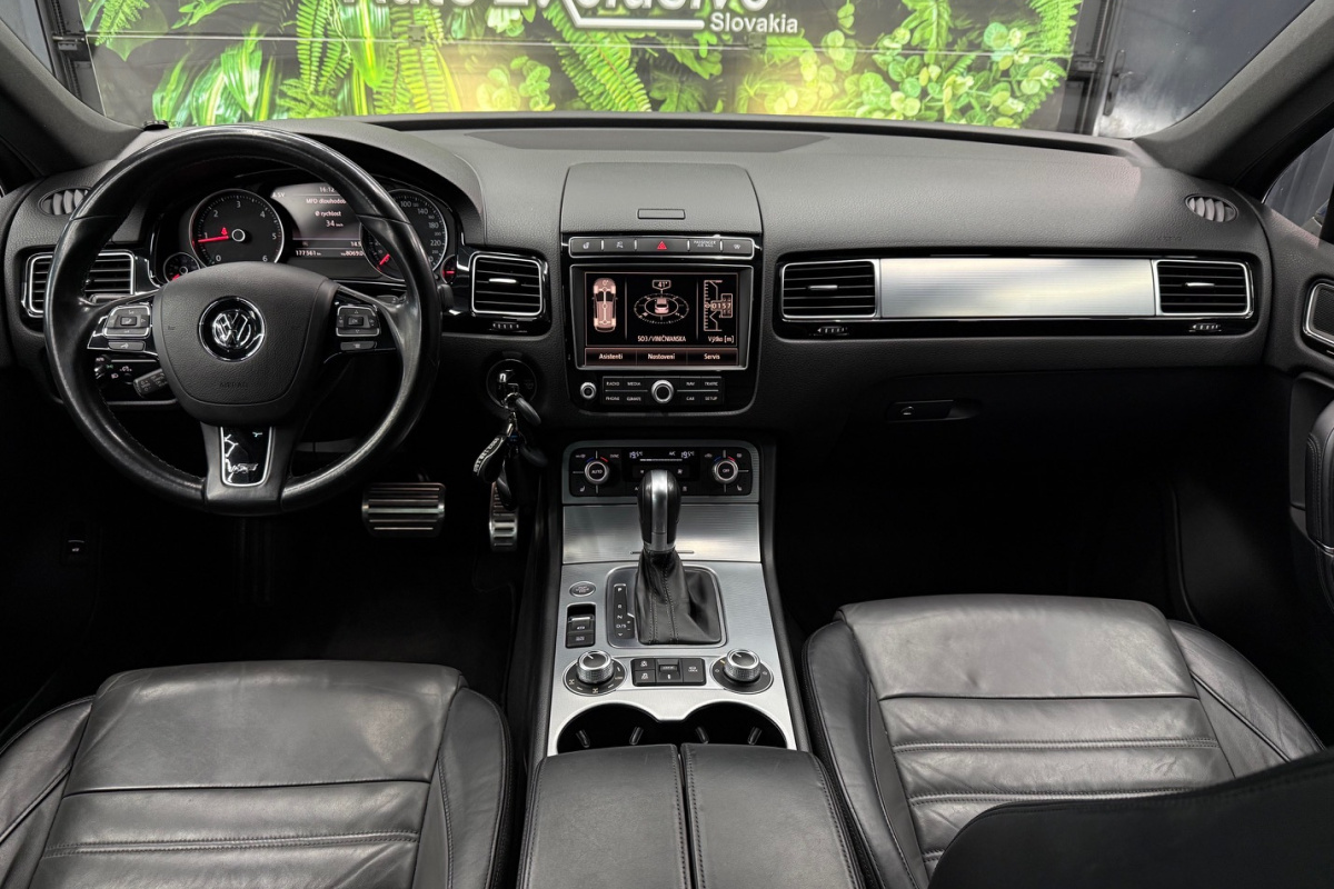 Ponuka vozidiel / Volkswagen Touareg II 3.0 V6 TDI BMT 4MOTION R-LINE - video Ponuka vozidiel / Volkswagen Touareg II 3.0 V6 TDI BMT 4MOTION R-LINE - video