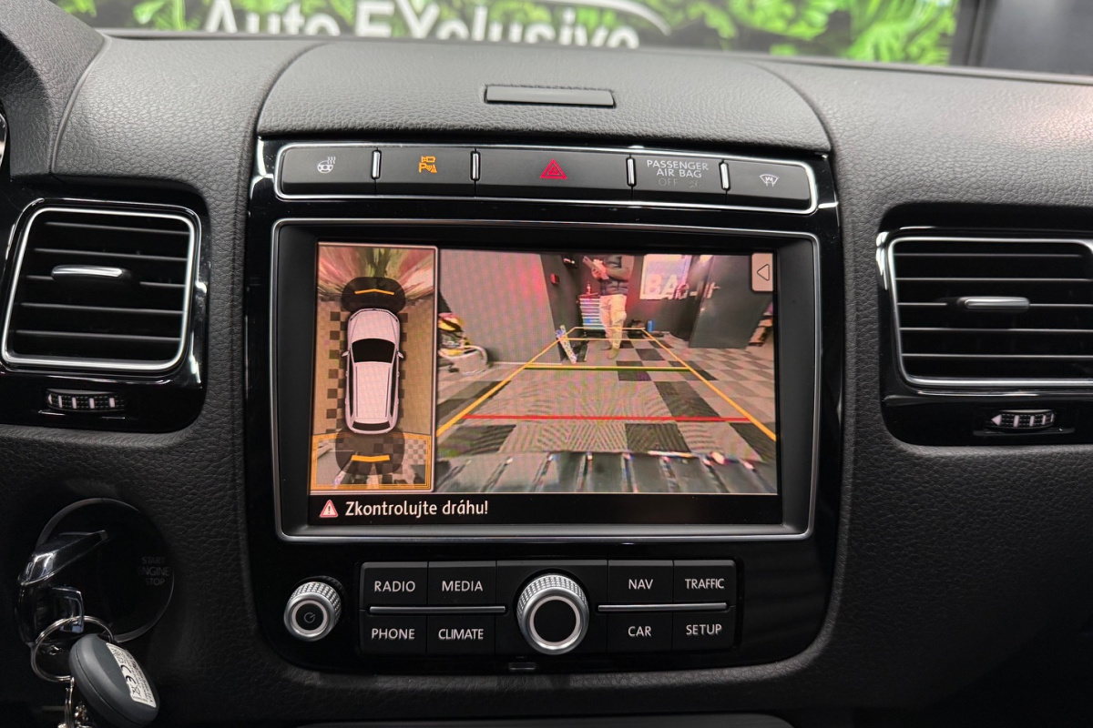 Ponuka vozidiel / Volkswagen Touareg II 3.0 V6 TDI BMT 4MOTION R-LINE - video Ponuka vozidiel / Volkswagen Touareg II 3.0 V6 TDI BMT 4MOTION R-LINE - video