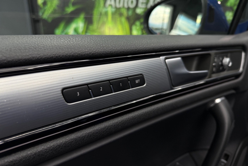 Ponuka vozidiel / Volkswagen Touareg II 3.0 V6 TDI BMT 4MOTION R-LINE - video Ponuka vozidiel / Volkswagen Touareg II 3.0 V6 TDI BMT 4MOTION R-LINE - video