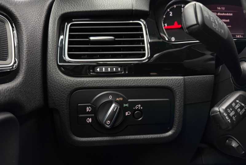 Ponuka vozidiel / Volkswagen Touareg II 3.0 V6 TDI BMT 4MOTION R-LINE - video Ponuka vozidiel / Volkswagen Touareg II 3.0 V6 TDI BMT 4MOTION R-LINE - video